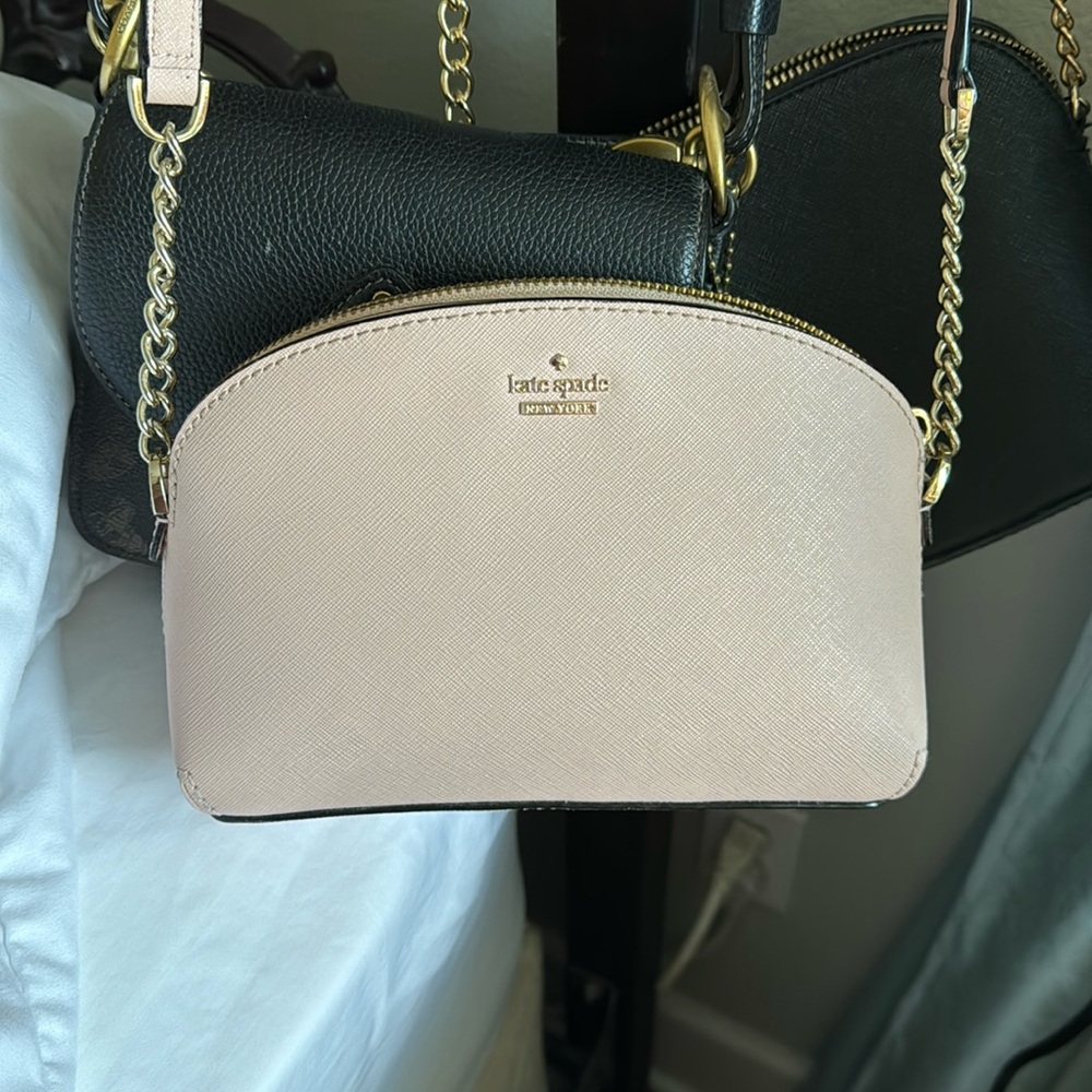 Small baby pink crossbody bag, only worn 3 times